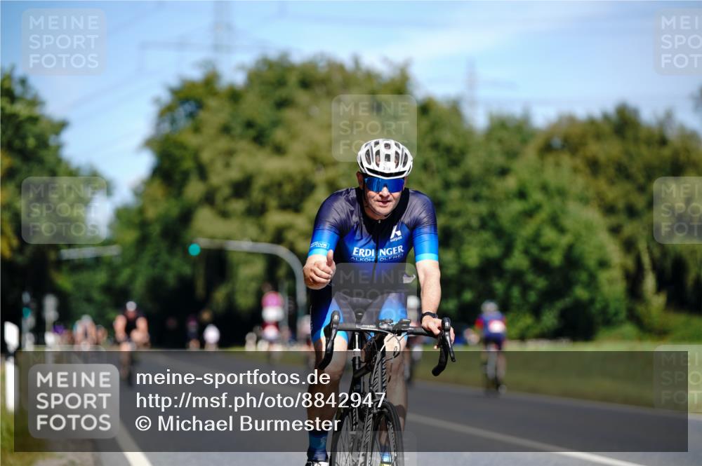 07.09.2025 - 19. Norderstedt Triathlon Michael Burmester http://msf.ph/oto/8842947 07.09.2025 12:57:09 Radfahren 197, 266, 315 meine-sportfotos.de