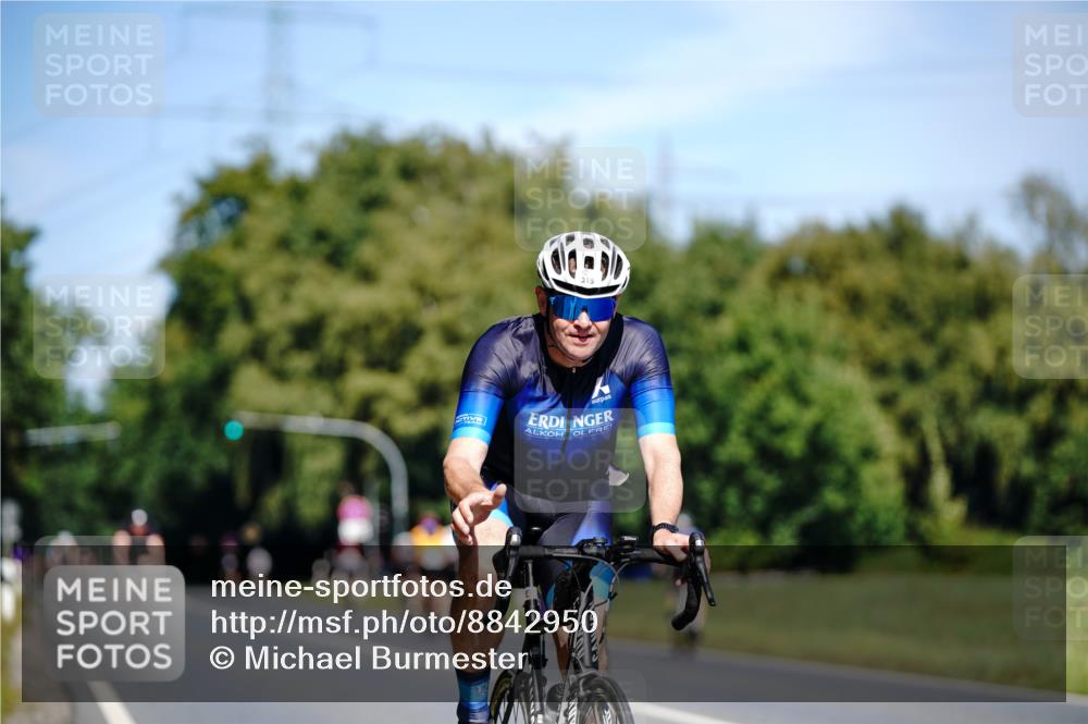 07.09.2025 - 19. Norderstedt Triathlon Michael Burmester http://msf.ph/oto/8842950 07.09.2025 12:57:10 Radfahren 197, 266, 315 meine-sportfotos.de