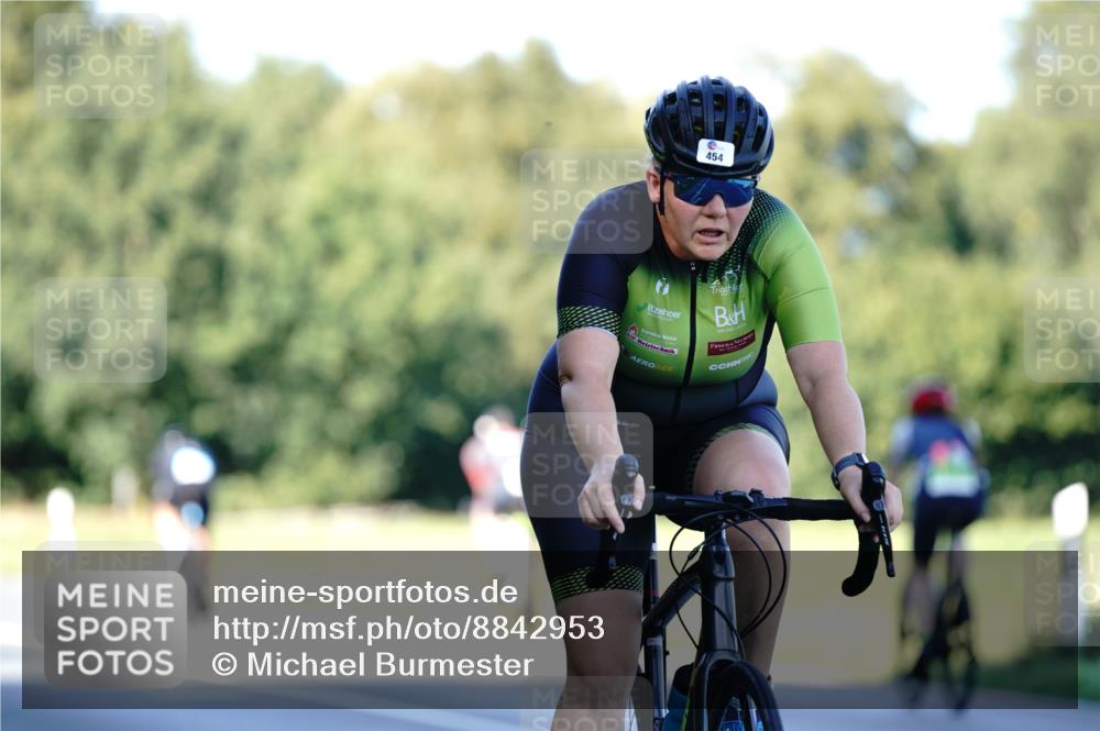 07.09.2025 - 19. Norderstedt Triathlon Michael Burmester http://msf.ph/oto/8842953 07.09.2025 15:52:07 Radfahren 454, 494, 512, 887, 1052, 1103, 1591 meine-sportfotos.de