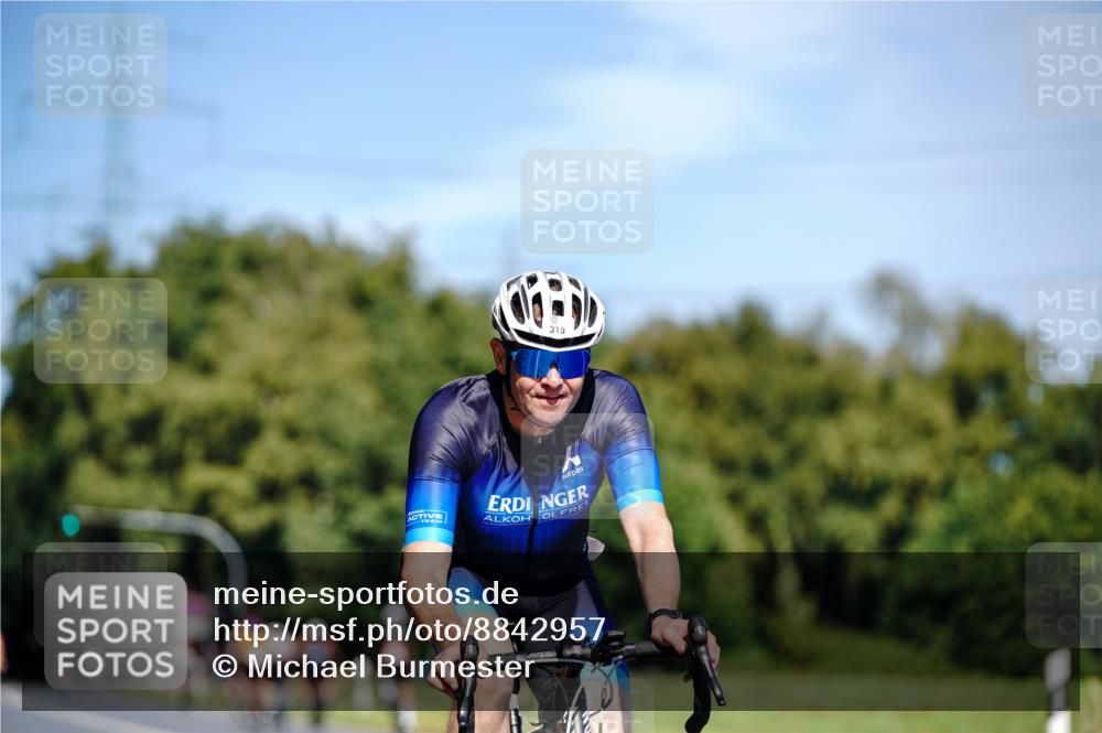 07.09.2025 - 19. Norderstedt Triathlon Michael Burmester http://msf.ph/oto/8842957 07.09.2025 12:57:10 Radfahren 197, 266, 315 meine-sportfotos.de