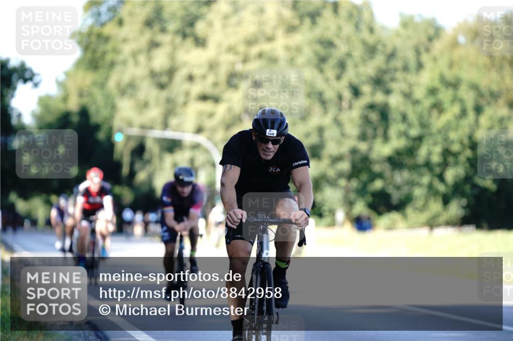 07.09.2025 - 19. Norderstedt Triathlon Michael Burmester http://msf.ph/oto/8842958 07.09.2025 15:52:12 Radfahren 487, 499, 1448 meine-sportfotos.de