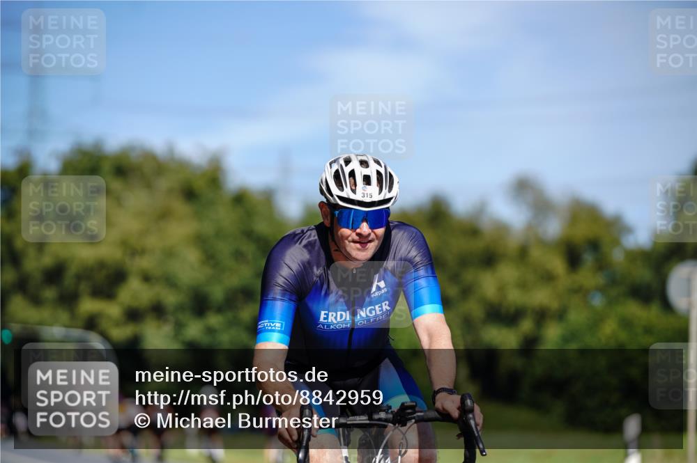 07.09.2025 - 19. Norderstedt Triathlon Michael Burmester http://msf.ph/oto/8842959 07.09.2025 12:57:10 Radfahren 197, 266, 315 meine-sportfotos.de