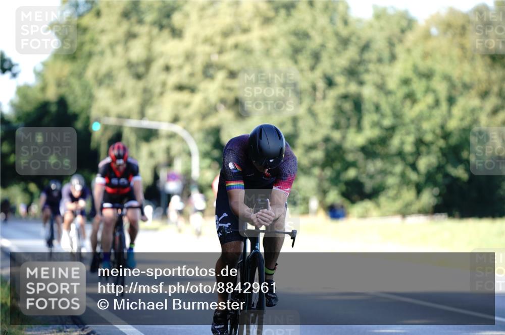 07.09.2025 - 19. Norderstedt Triathlon Michael Burmester http://msf.ph/oto/8842961 07.09.2025 15:52:13 Radfahren 487, 499, 509, 1448, 1464 meine-sportfotos.de