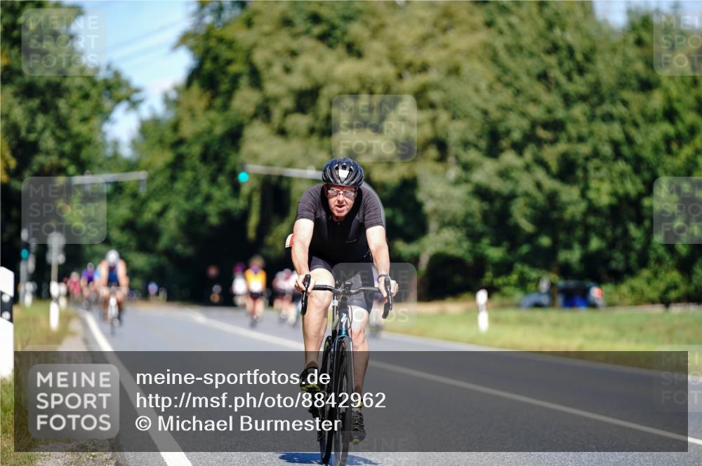 07.09.2025 - 19. Norderstedt Triathlon Michael Burmester http://msf.ph/oto/8842962 07.09.2025 12:57:14 Radfahren 706 meine-sportfotos.de