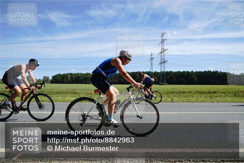 07.09.2025 - 19. Norderstedt Triathlon Michael Burmester http://msf.ph/oto/8842963 07.09.2025 12:35:19 Radfahren 218, 1243, 1277 meine-sportfotos.de