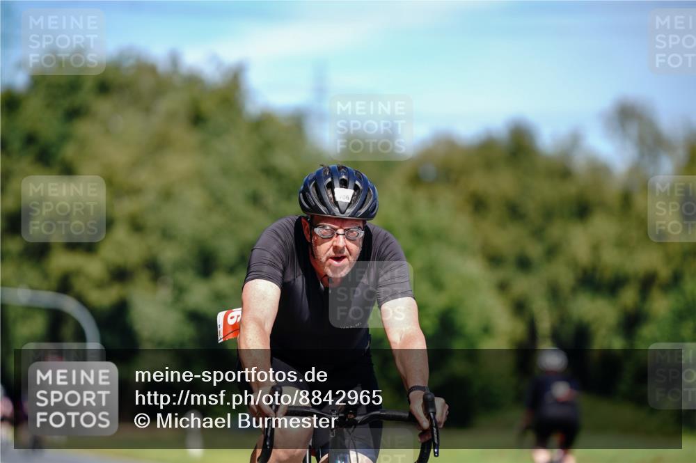 07.09.2025 - 19. Norderstedt Triathlon Michael Burmester http://msf.ph/oto/8842965 07.09.2025 12:57:15 Radfahren 706 meine-sportfotos.de