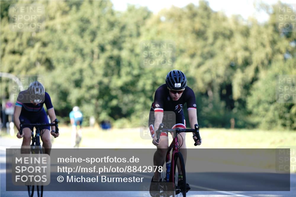 07.09.2025 - 19. Norderstedt Triathlon Michael Burmester http://msf.ph/oto/8842978 07.09.2025 15:52:17 Radfahren 487, 499, 509, 942, 1092, 1097, 1464 meine-sportfotos.de