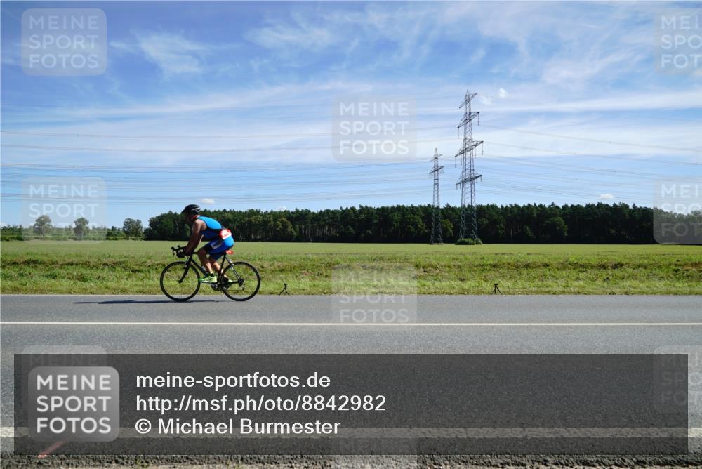 07.09.2025 - 19. Norderstedt Triathlon Michael Burmester http://msf.ph/oto/8842982 07.09.2025 12:35:21 Radfahren 218, 1243, 1277 meine-sportfotos.de