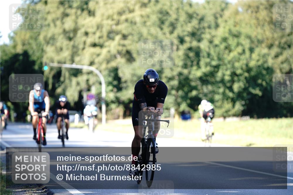 07.09.2025 - 19. Norderstedt Triathlon Michael Burmester http://msf.ph/oto/8842985 07.09.2025 15:52:25 Radfahren 951 meine-sportfotos.de