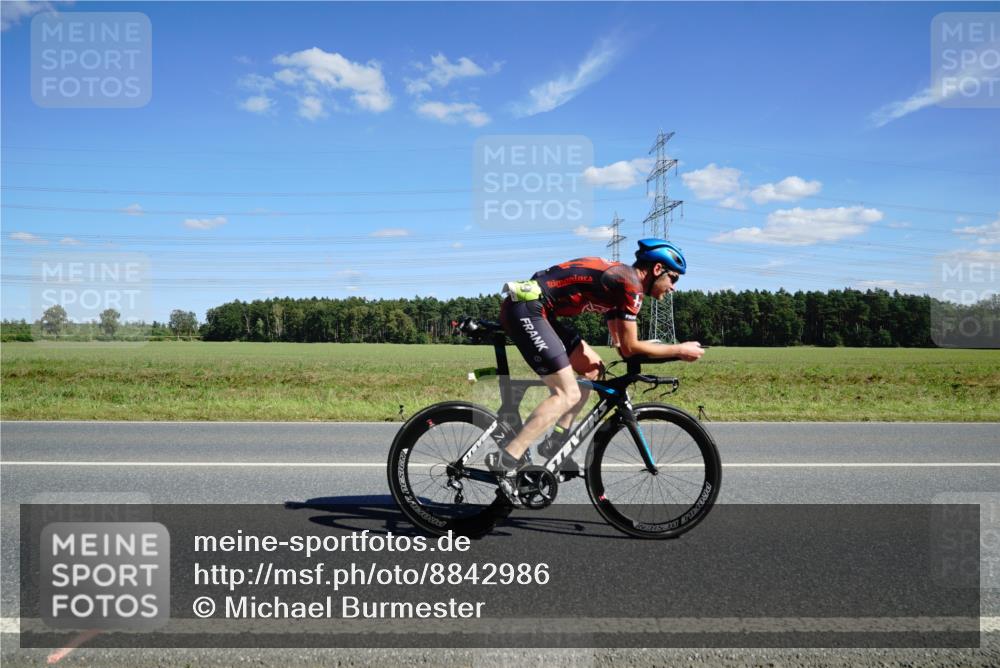 07.09.2025 - 19. Norderstedt Triathlon Michael Burmester http://msf.ph/oto/8842986 07.09.2025 14:41:32 Radfahren 441, 905, 959, 963 meine-sportfotos.de