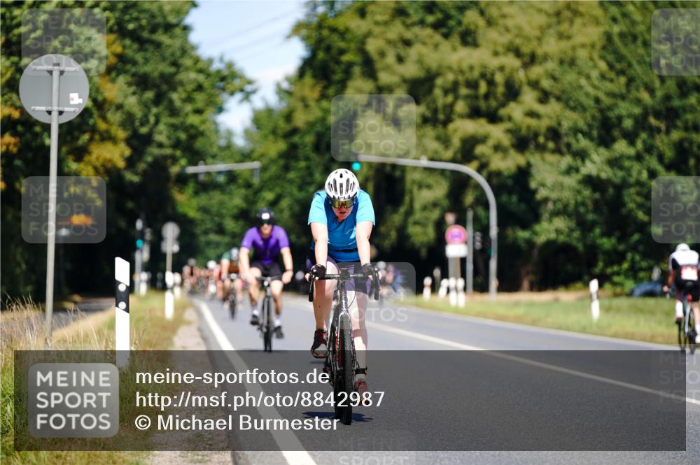 07.09.2025 - 19. Norderstedt Triathlon Michael Burmester http://msf.ph/oto/8842987 07.09.2025 12:57:28 Radfahren 328 meine-sportfotos.de