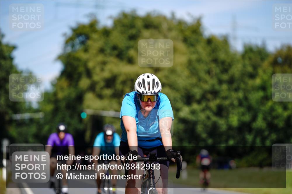 07.09.2025 - 19. Norderstedt Triathlon Michael Burmester http://msf.ph/oto/8842993 07.09.2025 12:57:29 Radfahren 328 meine-sportfotos.de