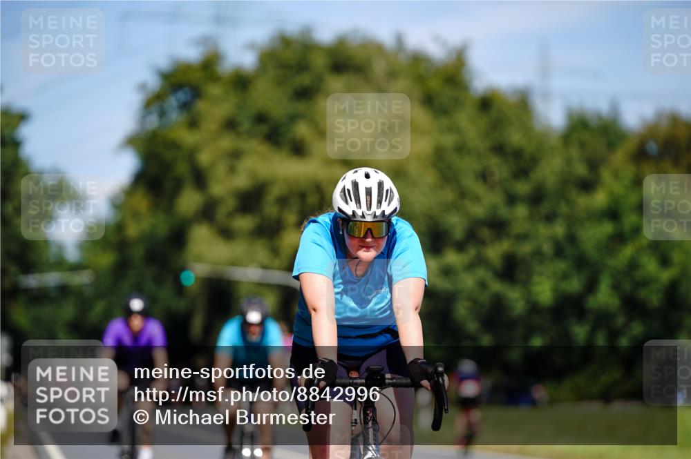 07.09.2025 - 19. Norderstedt Triathlon Michael Burmester http://msf.ph/oto/8842996 07.09.2025 12:57:30 Radfahren 328, 1352 meine-sportfotos.de