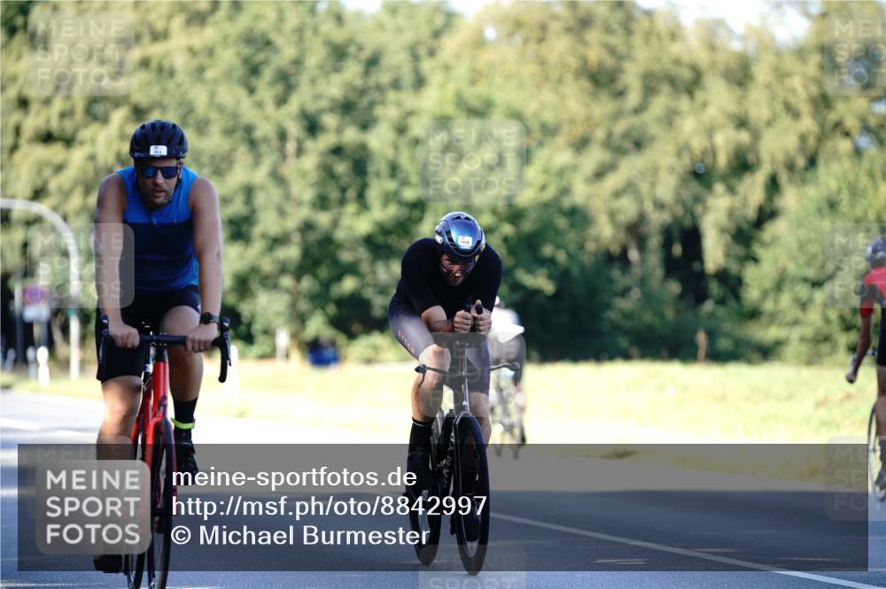 07.09.2025 - 19. Norderstedt Triathlon Michael Burmester http://msf.ph/oto/8842997 07.09.2025 15:52:28 Radfahren 924, 951, 1479 meine-sportfotos.de