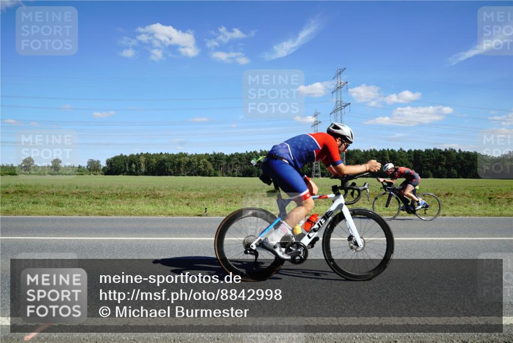 07.09.2025 - 19. Norderstedt Triathlon Michael Burmester http://msf.ph/oto/8842998 07.09.2025 14:41:38 Radfahren 1493, 1496 meine-sportfotos.de
