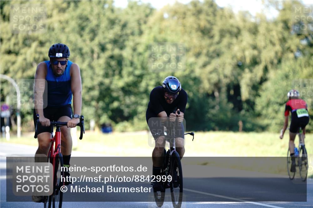 07.09.2025 - 19. Norderstedt Triathlon Michael Burmester http://msf.ph/oto/8842999 07.09.2025 15:52:28 Radfahren 924, 951, 1479 meine-sportfotos.de