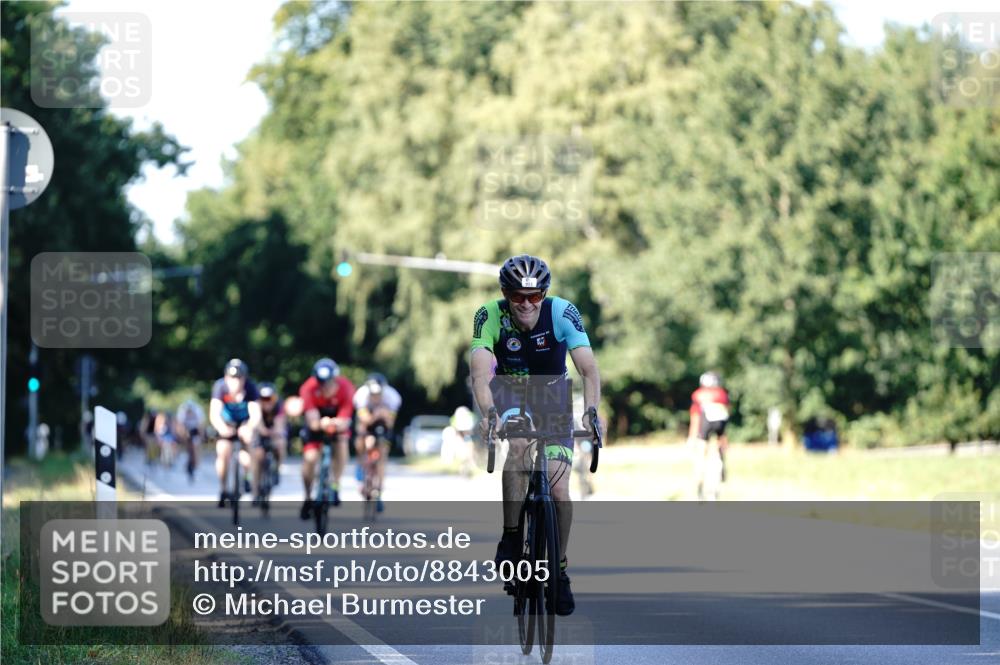 07.09.2025 - 19. Norderstedt Triathlon Michael Burmester http://msf.ph/oto/8843005 07.09.2025 15:52:32 Radfahren 502, 923, 924, 1479 meine-sportfotos.de