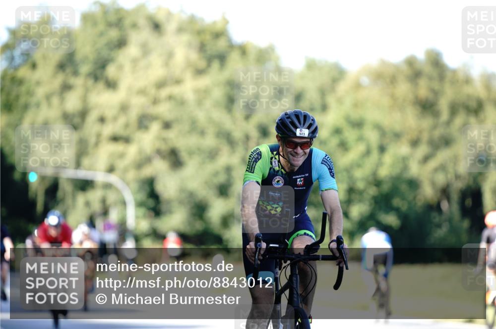 07.09.2025 - 19. Norderstedt Triathlon Michael Burmester http://msf.ph/oto/8843012 07.09.2025 15:52:33 Radfahren 502, 923, 1587 meine-sportfotos.de