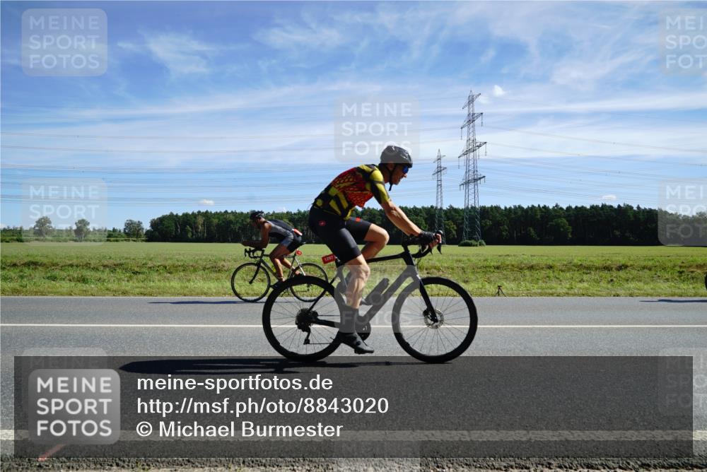 07.09.2025 - 19. Norderstedt Triathlon Michael Burmester http://msf.ph/oto/8843020 07.09.2025 12:35:35 Radfahren 189, 700, 1297 meine-sportfotos.de