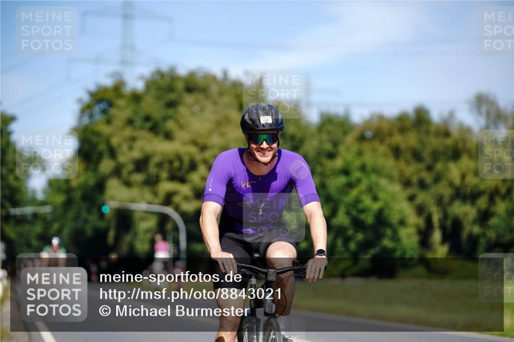 07.09.2025 - 19. Norderstedt Triathlon Michael Burmester http://msf.ph/oto/8843021 07.09.2025 12:57:33 Radfahren 298, 328, 1352 meine-sportfotos.de