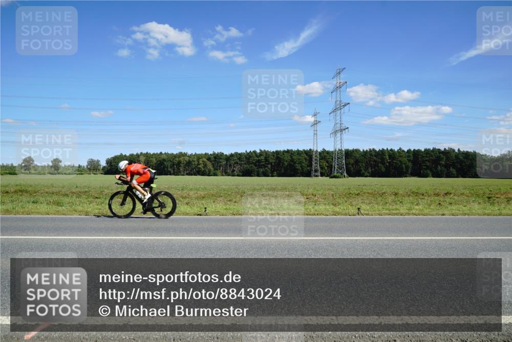 07.09.2025 - 19. Norderstedt Triathlon Michael Burmester http://msf.ph/oto/8843024 07.09.2025 14:41:44 Radfahren  meine-sportfotos.de