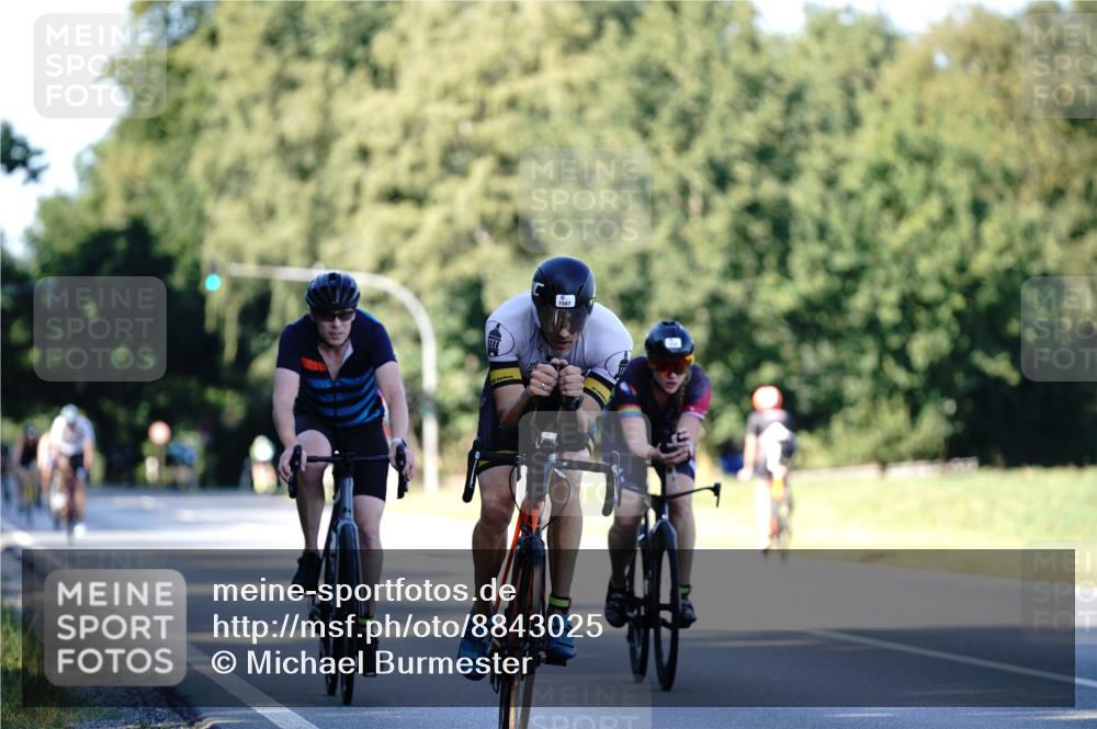 07.09.2025 - 19. Norderstedt Triathlon Michael Burmester http://msf.ph/oto/8843025 07.09.2025 15:52:35 Radfahren 502, 923, 1049, 1444, 1587 meine-sportfotos.de
