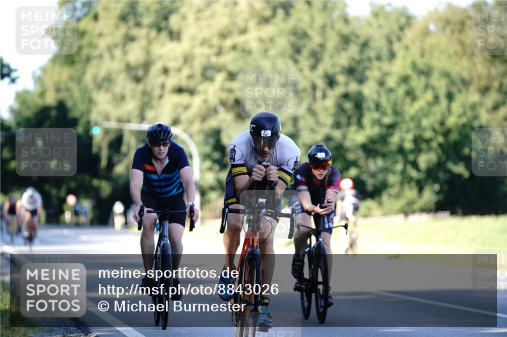 07.09.2025 - 19. Norderstedt Triathlon Michael Burmester http://msf.ph/oto/8843026 07.09.2025 15:52:36 Radfahren 502, 923, 1049, 1444, 1587 meine-sportfotos.de