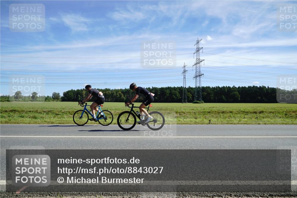 07.09.2025 - 19. Norderstedt Triathlon Michael Burmester http://msf.ph/oto/8843027 07.09.2025 12:35:36 Radfahren 189, 700, 1297 meine-sportfotos.de