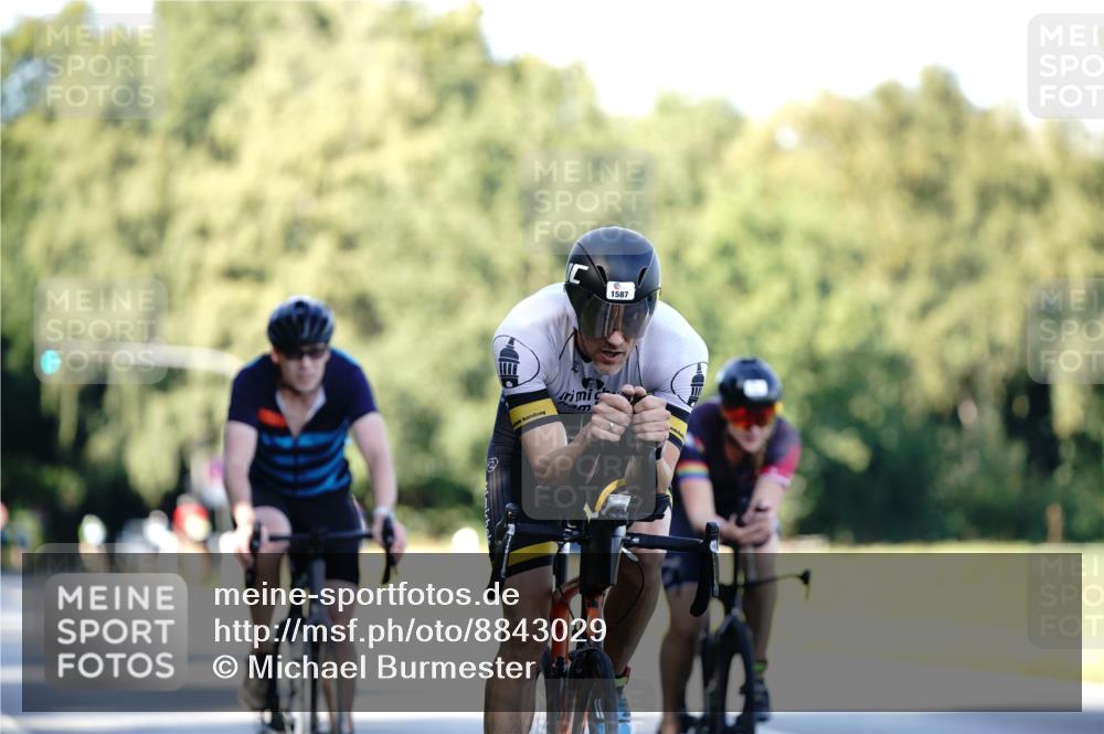 07.09.2025 - 19. Norderstedt Triathlon Michael Burmester http://msf.ph/oto/8843029 07.09.2025 15:52:36 Radfahren 502, 923, 1049, 1444, 1587 meine-sportfotos.de