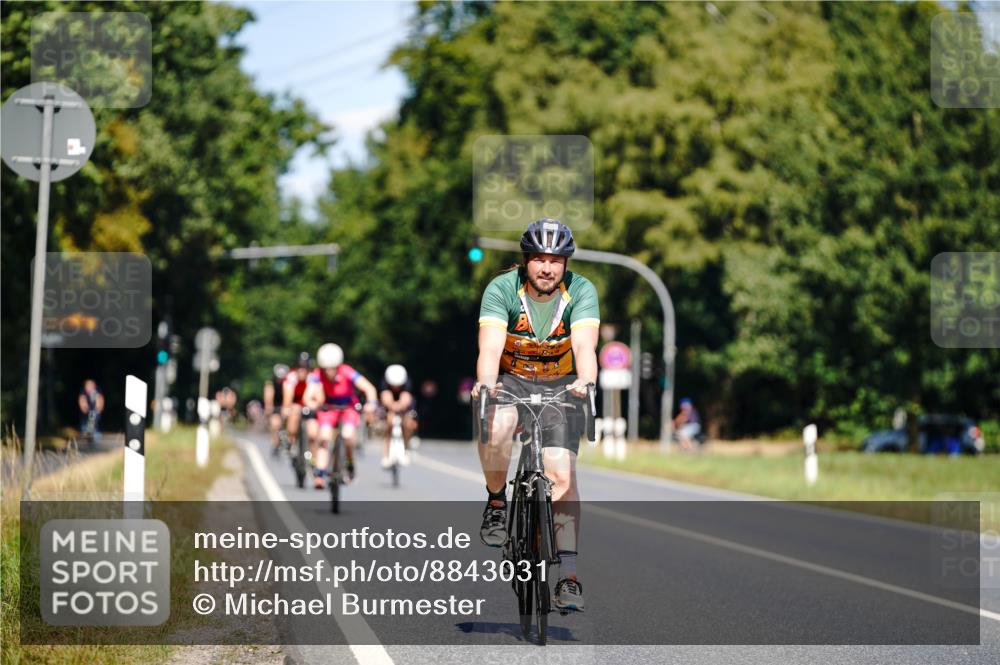 07.09.2025 - 19. Norderstedt Triathlon Michael Burmester http://msf.ph/oto/8843031 07.09.2025 12:57:37 Radfahren 157, 298 meine-sportfotos.de
