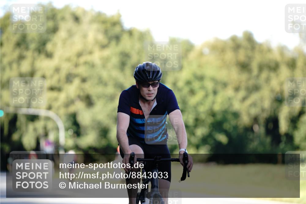 07.09.2025 - 19. Norderstedt Triathlon Michael Burmester http://msf.ph/oto/8843033 07.09.2025 15:52:37 Radfahren 502, 923, 1049, 1444, 1587 meine-sportfotos.de