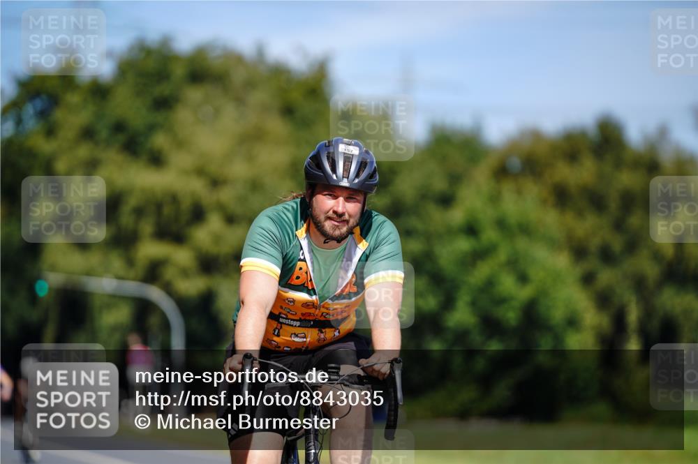 07.09.2025 - 19. Norderstedt Triathlon Michael Burmester http://msf.ph/oto/8843035 07.09.2025 12:57:39 Radfahren 157 meine-sportfotos.de