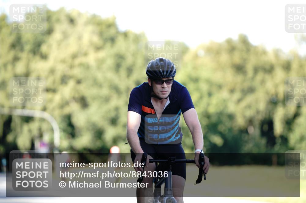 07.09.2025 - 19. Norderstedt Triathlon Michael Burmester http://msf.ph/oto/8843036 07.09.2025 15:52:37 Radfahren 502, 923, 1049, 1444, 1587 meine-sportfotos.de