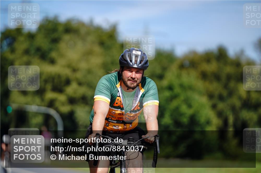 07.09.2025 - 19. Norderstedt Triathlon Michael Burmester http://msf.ph/oto/8843037 07.09.2025 12:57:39 Radfahren 157 meine-sportfotos.de