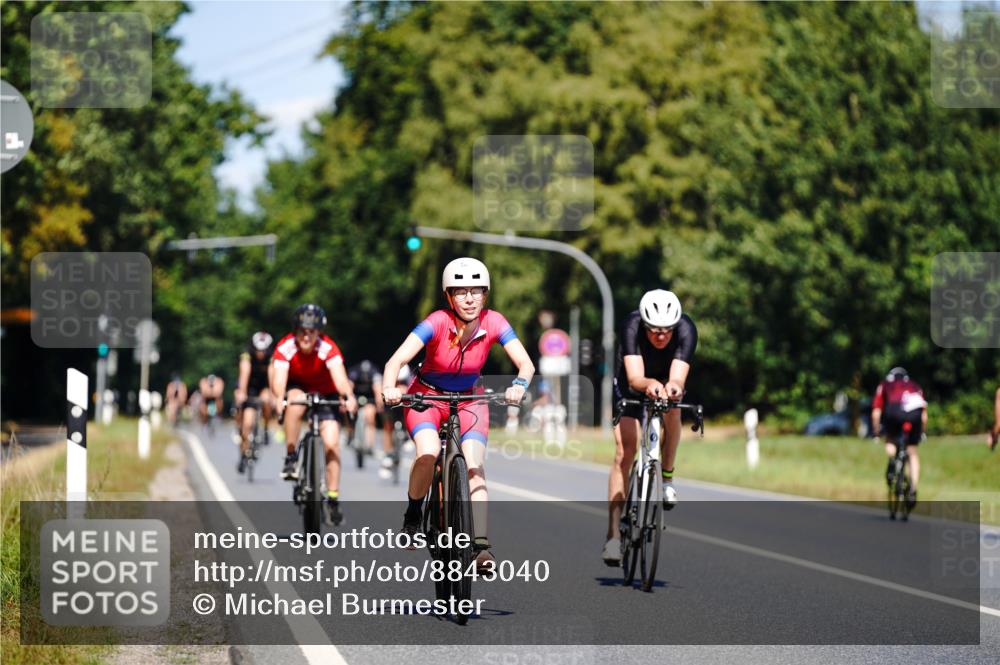 07.09.2025 - 19. Norderstedt Triathlon Michael Burmester http://msf.ph/oto/8843040 07.09.2025 12:57:42 Radfahren 157, 242, 1326 meine-sportfotos.de