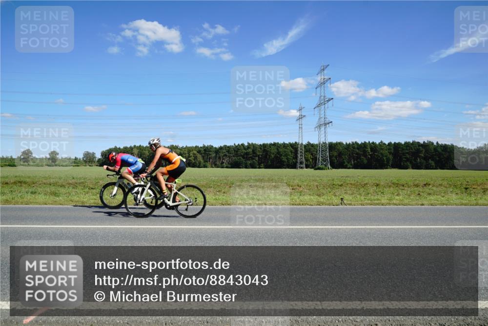 07.09.2025 - 19. Norderstedt Triathlon Michael Burmester http://msf.ph/oto/8843043 07.09.2025 14:41:51 Radfahren 444, 991 meine-sportfotos.de