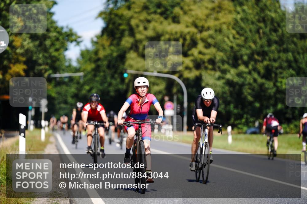 07.09.2025 - 19. Norderstedt Triathlon Michael Burmester http://msf.ph/oto/8843044 07.09.2025 12:57:42 Radfahren 157, 242, 1326 meine-sportfotos.de
