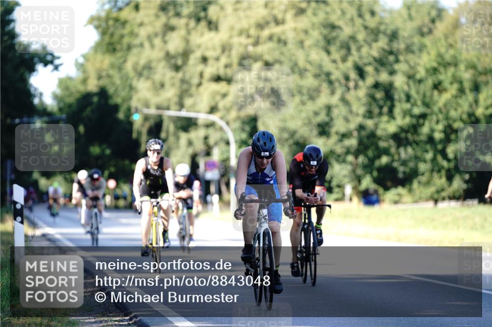 07.09.2025 - 19. Norderstedt Triathlon Michael Burmester http://msf.ph/oto/8843048 07.09.2025 15:52:43 Radfahren 376, 520, 1056, 1096 meine-sportfotos.de