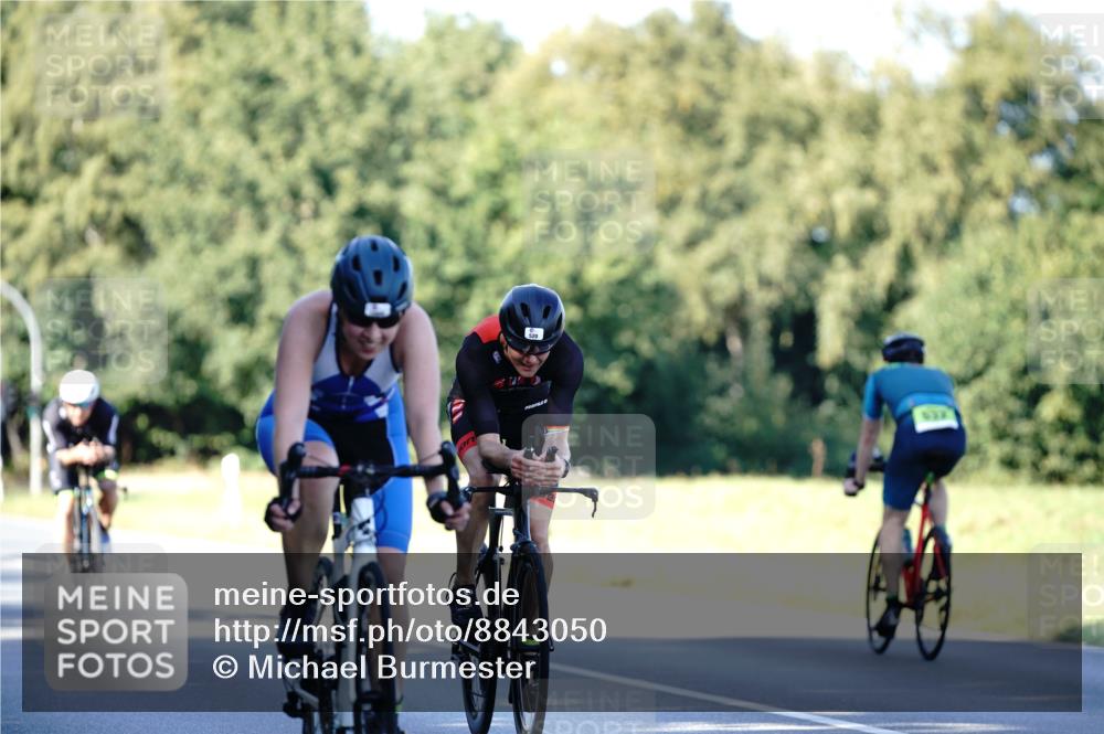 07.09.2025 - 19. Norderstedt Triathlon Michael Burmester http://msf.ph/oto/8843050 07.09.2025 15:52:44 Radfahren 376, 515, 520, 535, 1056, 1096 meine-sportfotos.de