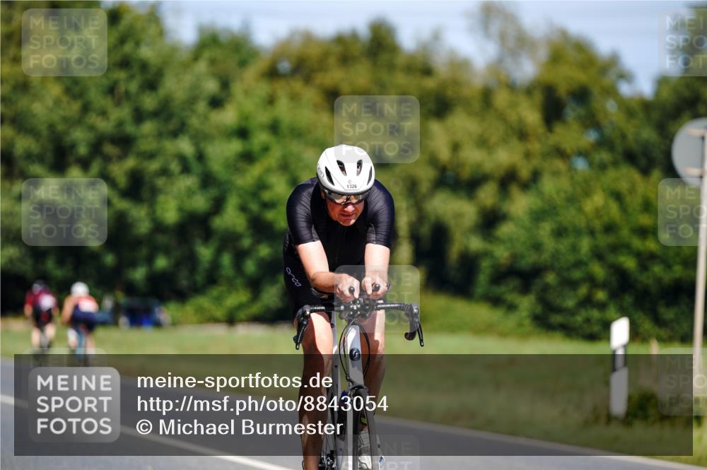07.09.2025 - 19. Norderstedt Triathlon Michael Burmester http://msf.ph/oto/8843054 07.09.2025 12:57:43 Radfahren 242, 841, 1326 meine-sportfotos.de