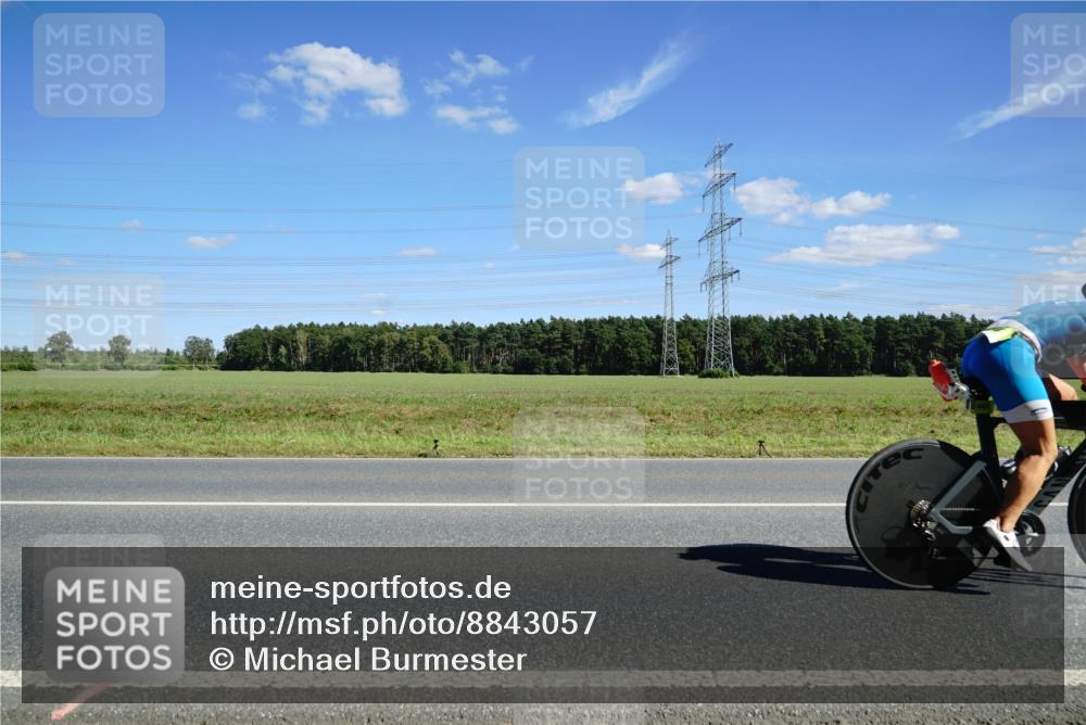 07.09.2025 - 19. Norderstedt Triathlon Michael Burmester http://msf.ph/oto/8843057 07.09.2025 14:41:52 Radfahren 444, 464, 991 meine-sportfotos.de