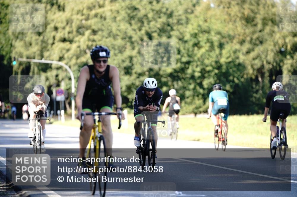 07.09.2025 - 19. Norderstedt Triathlon Michael Burmester http://msf.ph/oto/8843058 07.09.2025 15:52:45 Radfahren 376, 515, 520, 535, 1056, 1096 meine-sportfotos.de