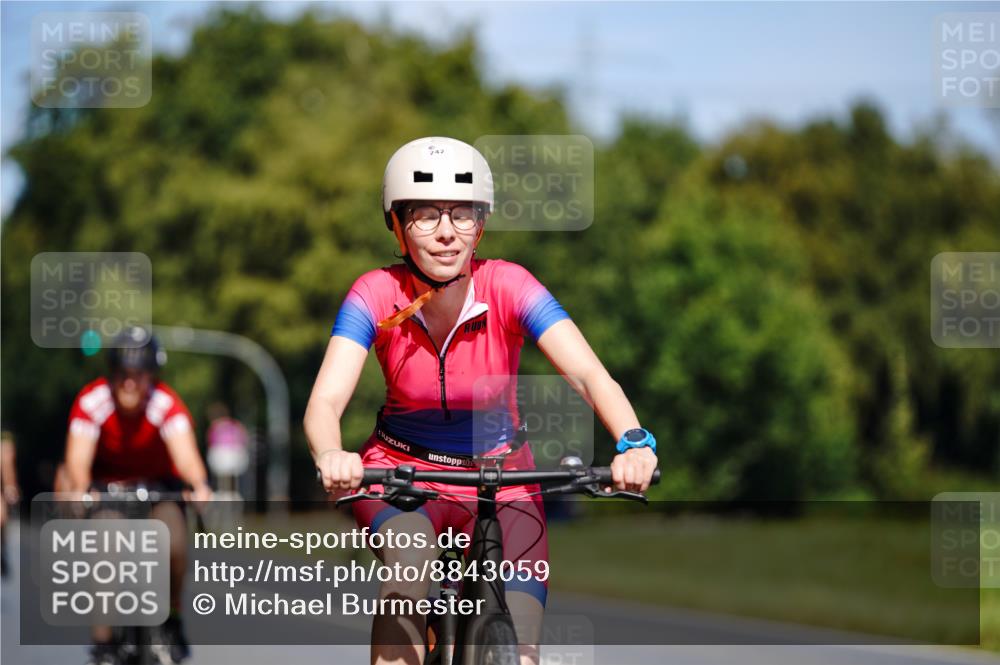 07.09.2025 - 19. Norderstedt Triathlon Michael Burmester http://msf.ph/oto/8843059 07.09.2025 12:57:44 Radfahren 242, 318, 841, 1326 meine-sportfotos.de