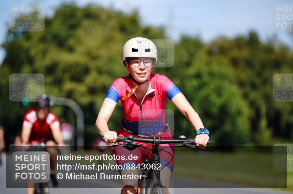 07.09.2025 - 19. Norderstedt Triathlon Michael Burmester http://msf.ph/oto/8843062 07.09.2025 12:57:44 Radfahren 242, 318, 841, 1326 meine-sportfotos.de