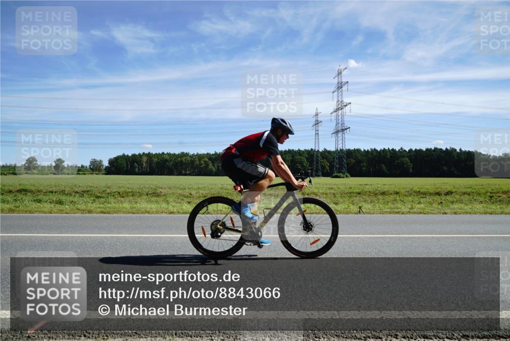 07.09.2025 - 19. Norderstedt Triathlon Michael Burmester http://msf.ph/oto/8843066 07.09.2025 12:35:51 Radfahren 283, 288, 786, 810 meine-sportfotos.de