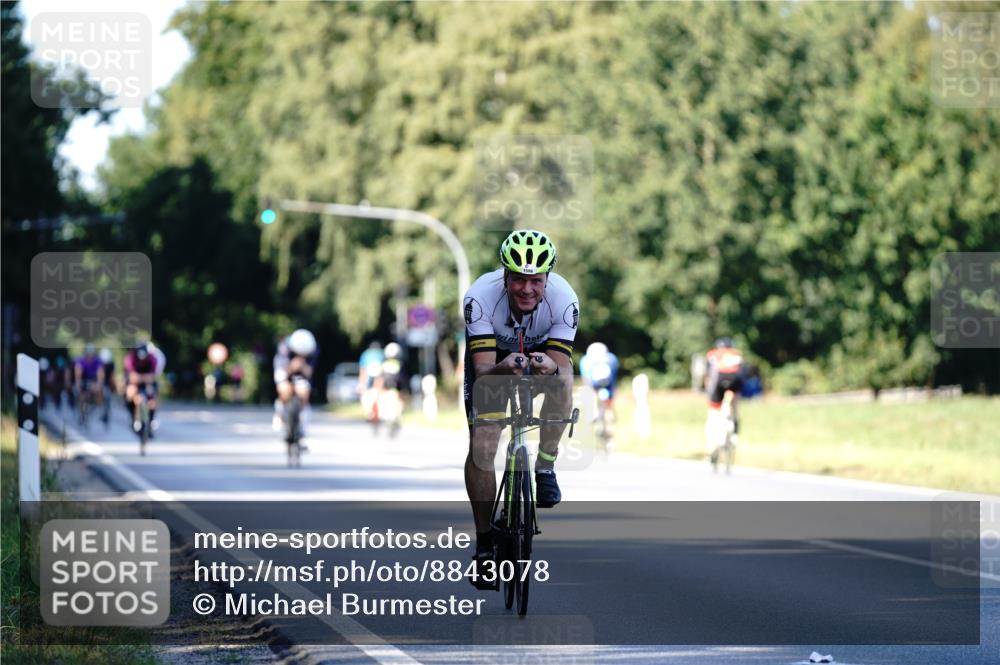07.09.2025 - 19. Norderstedt Triathlon Michael Burmester http://msf.ph/oto/8843078 07.09.2025 15:52:51 Radfahren 956, 1586 meine-sportfotos.de