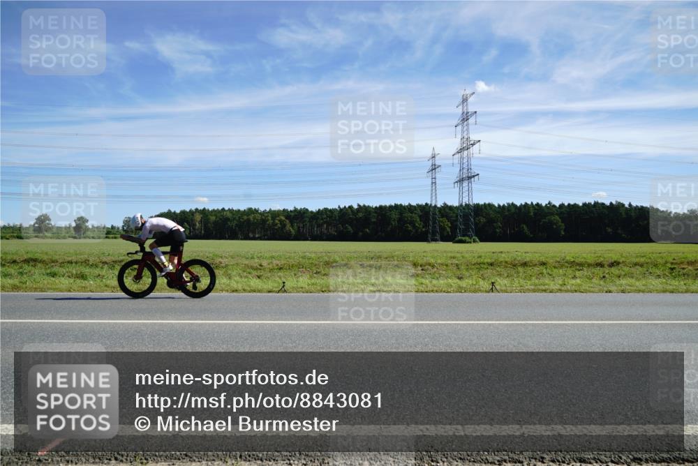 07.09.2025 - 19. Norderstedt Triathlon Michael Burmester http://msf.ph/oto/8843081 07.09.2025 12:35:52 Radfahren 283, 288, 786, 810 meine-sportfotos.de