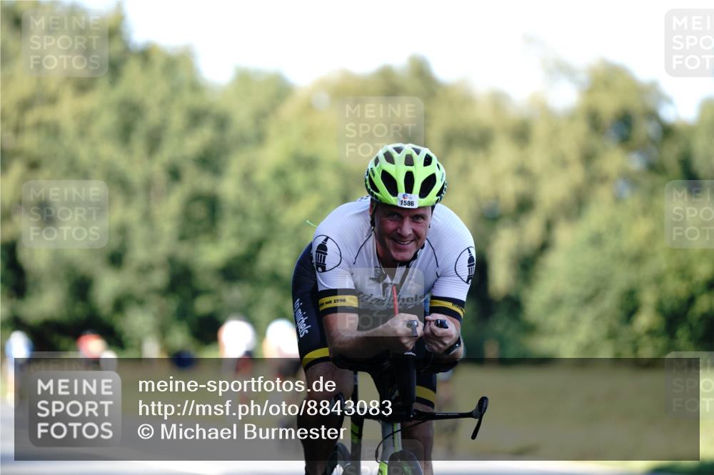 07.09.2025 - 19. Norderstedt Triathlon Michael Burmester http://msf.ph/oto/8843083 07.09.2025 15:52:52 Radfahren 956, 1433, 1586 meine-sportfotos.de
