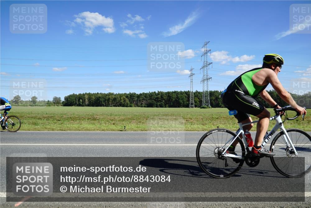 07.09.2025 - 19. Norderstedt Triathlon Michael Burmester http://msf.ph/oto/8843084 07.09.2025 14:41:58 Radfahren 391, 427, 463, 464, 917, 1424, 1483, 1488 meine-sportfotos.de