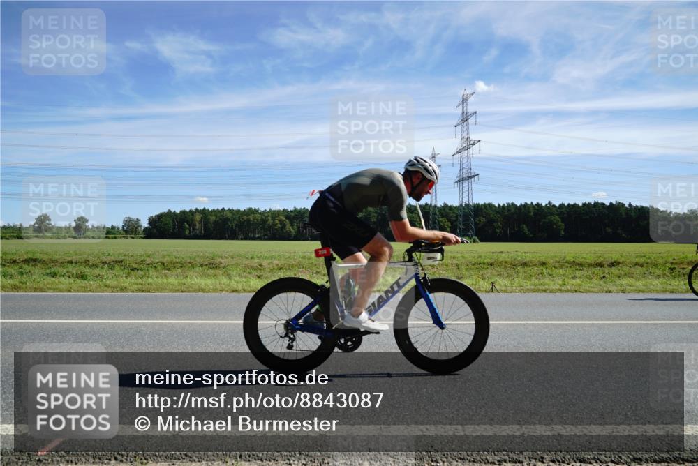 07.09.2025 - 19. Norderstedt Triathlon Michael Burmester http://msf.ph/oto/8843087 07.09.2025 12:35:53 Radfahren 283, 288, 786 meine-sportfotos.de